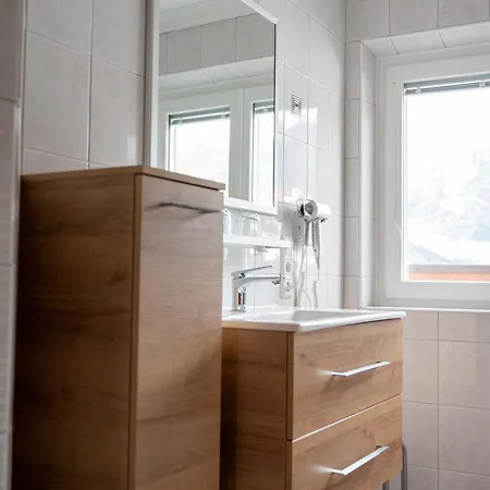 Haus Tyrol شقة Tobadill